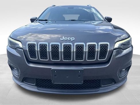 Used 2019 Jeep Cherokee Latitude Plus w/ Comfort/Convenience Group AWD/4WD image 3