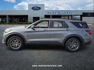 New 2026 Ford Explorer ST-Line w/ ST-Line Street Pack video 2