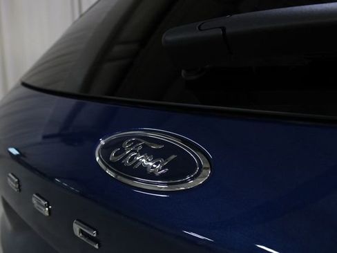 Used 2023 Ford Escape SE w/ PHEV Premium Package FWD image 32