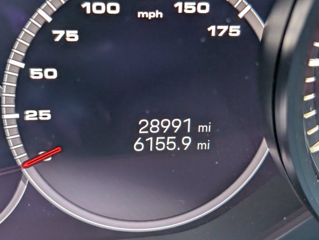 Certified 2022 Porsche Cayenne Coupe AWD/4WD image 26