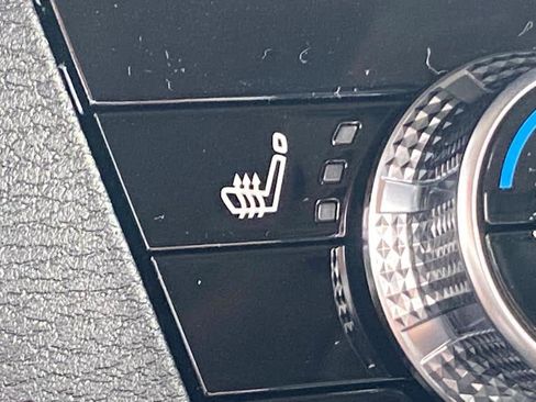 New 2025 Mitsubishi Outlander SE image 7