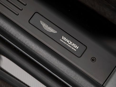 Used 2025 Aston Martin Vanquish image 13