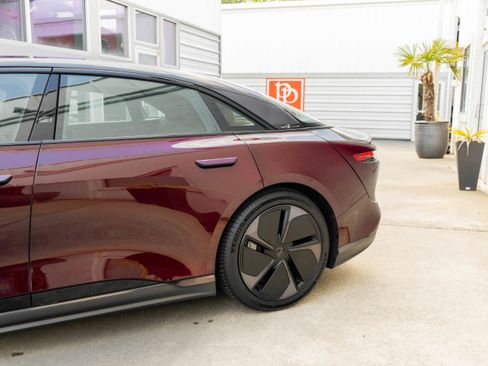 Used 2023 Lucid Air Touring AWD/4WD image 5