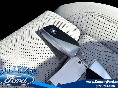 Used 2025 BMW X5 xDrive40i w/ M Sport Package image 37