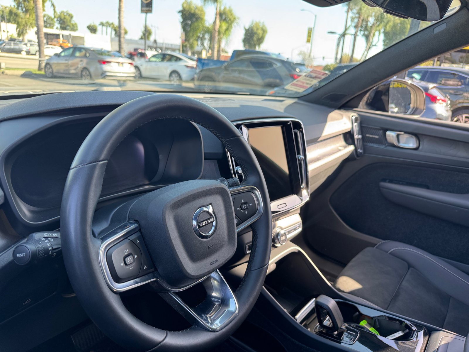Used 2023 Volvo XC40 Recharge Ultimate w/ Protection Package Premier AWD/4WD image 21