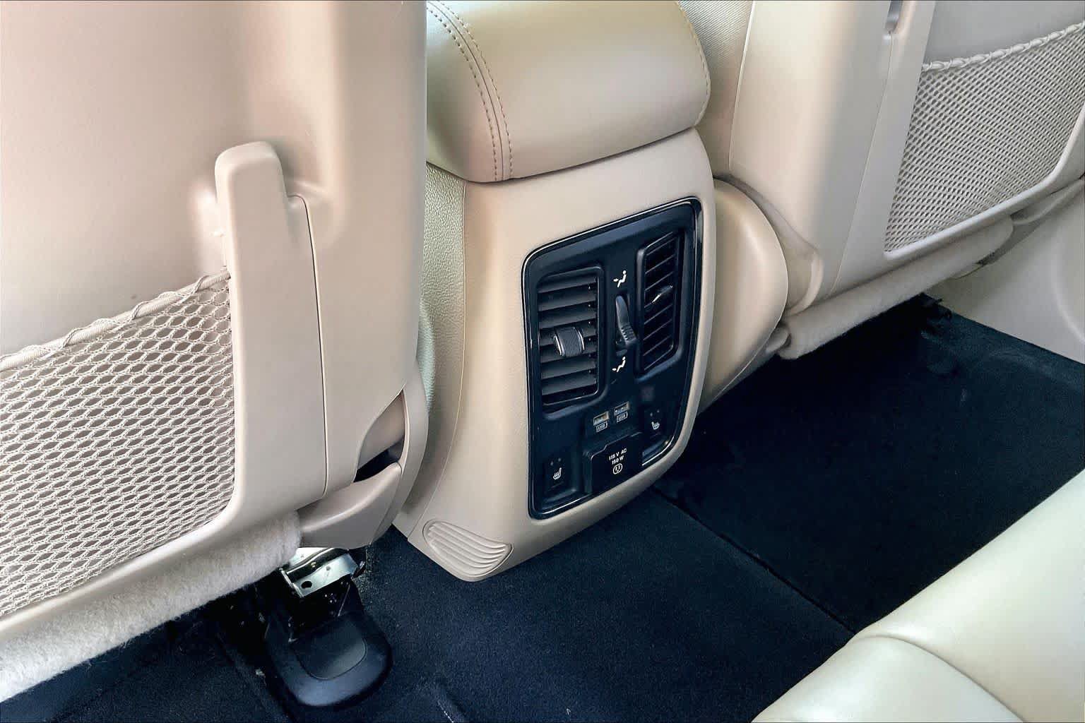 Used 2019 Jeep Grand Cherokee Limited w/ Luxury Group II RWD image 34