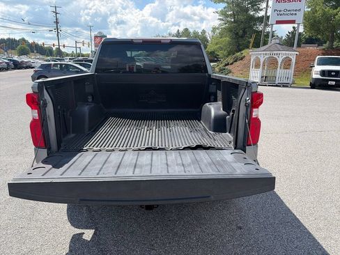 Used 2020 Chevrolet Silverado 1500 Custom w/ Custom Value Package AWD/4WD image 22