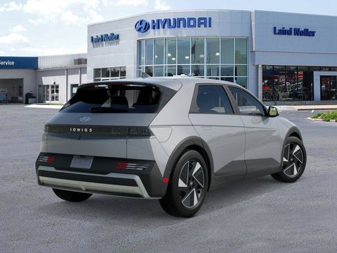 New 2026 Hyundai Ioniq 5 SE image 4