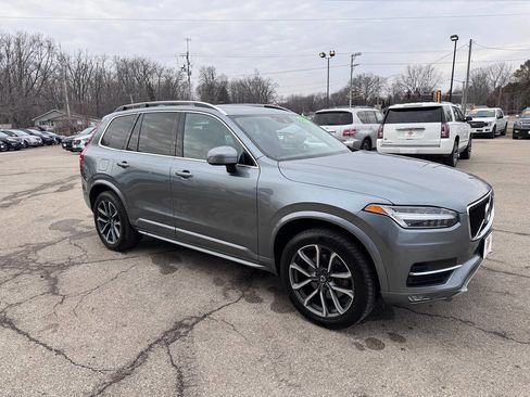 Used 2019 Volvo XC90 T6 Momentum image 4