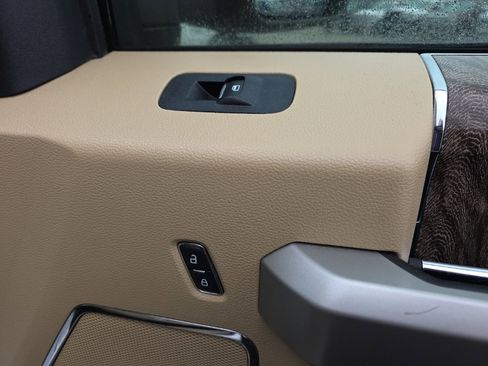 Used 2019 Ford F250 Lariat w/ Lariat Ultimate Package image 22