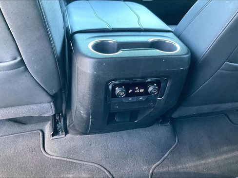 Used 2025 Chevrolet Tahoe Z71 AWD/4WD image 34
