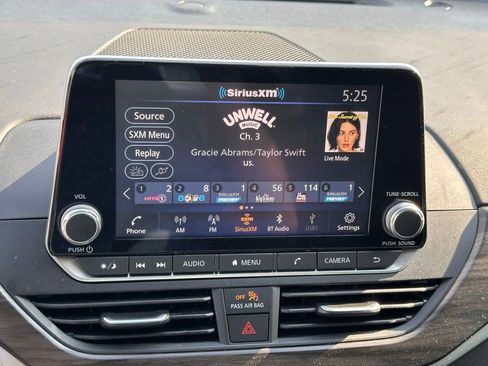 Used 2025 Nissan Altima 2.5 SV image 26