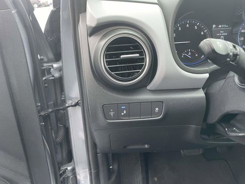 Used 2018 Hyundai Kona Limited image 30