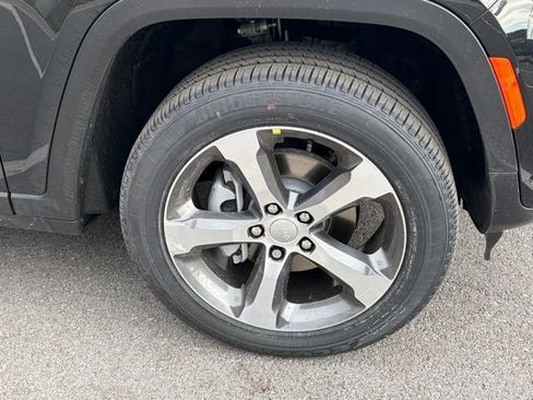 New 2026 Jeep Grand Cherokee Limited image 11