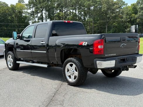 Used 2014 Chevrolet Silverado 2500 LT w/ Custom Sport Truck Package AWD/4WD image 6