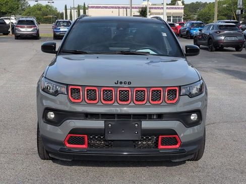 Used 2024 Jeep Compass Latitude w/ Sun and Sound Group AWD/4WD image 8