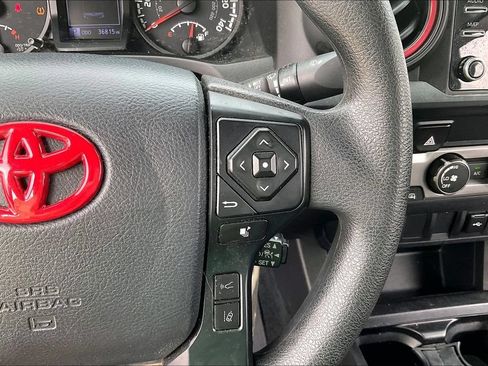 Used 2020 Toyota Tacoma SR AWD/4WD image 13