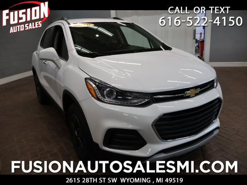Used 2019 Chevrolet Trax LT w/ LT Convenience Package AWD/4WD image 1