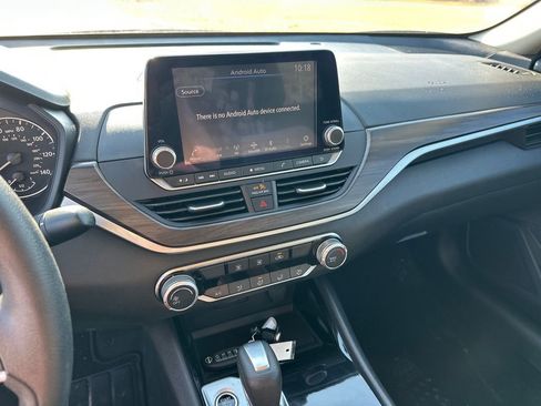 Used 2024 Nissan Altima 2.5 SV image 28