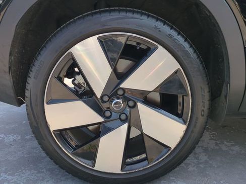 Certified 2023 Volvo C40 P8 Recharge Ultimate AWD/4WD image 10