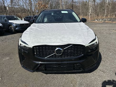 New 2025 Volvo XC60 T8 Plus w/ Climate Package image 6