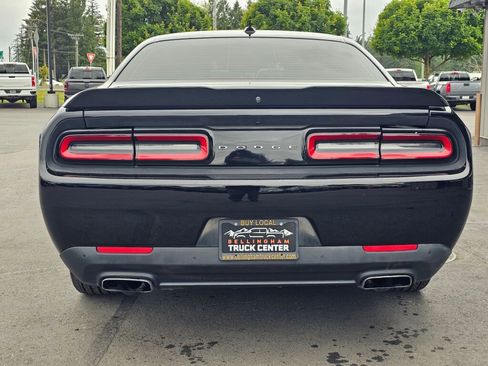 Used 2015 Dodge Challenger SXT Plus w/ Driver Convenience Group RWD image 4