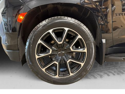 Used 2022 Chevrolet Tahoe RST w/ Luxury Package AWD/4WD image 52