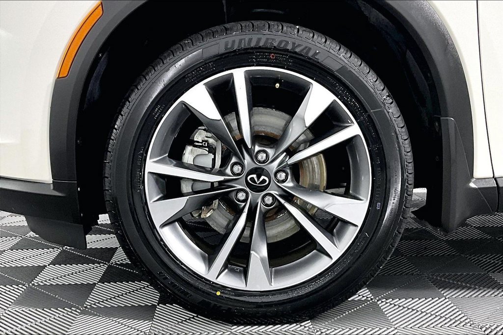 Used 2023 INFINITI QX60 Luxe FWD image 8