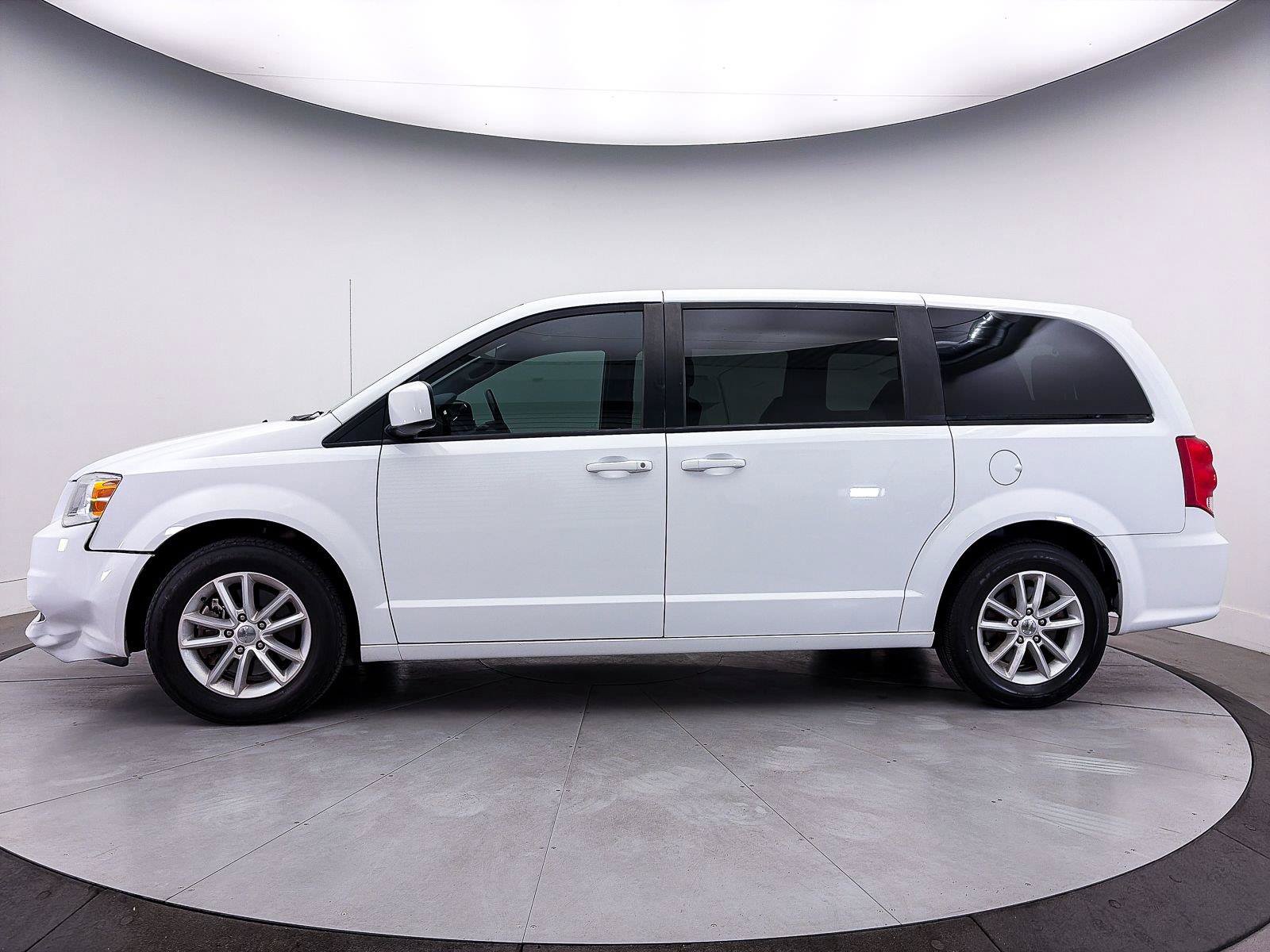 Used 2020 Dodge Grand Caravan SE FWD image 26
