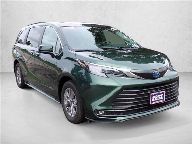 Certified 2025 Toyota Sienna XLE w/ XLE Plus Package AWD/4WD image 6