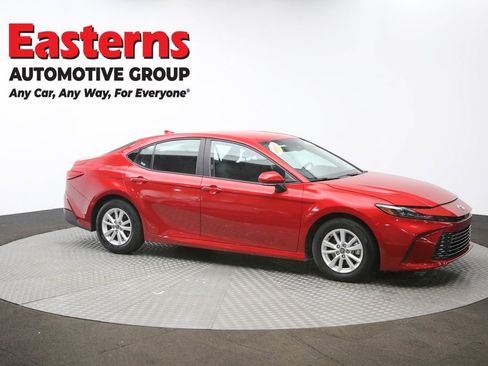 Used 2025 Toyota Camry LE FWD image 47