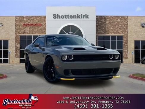 Used 2023 Dodge Challenger SRT Hellcat image 1