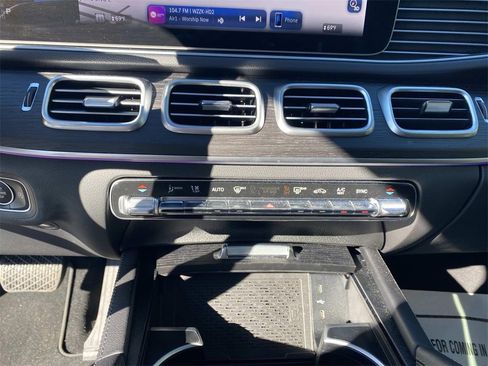 Certified 2025 Mercedes-Benz GLE 450 4MATIC image 22