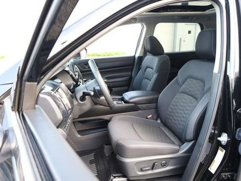 Certified 2025 Nissan Pathfinder SV w/ SV Premium Package AWD/4WD image 8
