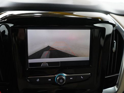 Used 2023 Chevrolet Traverse LS AWD/4WD image 24