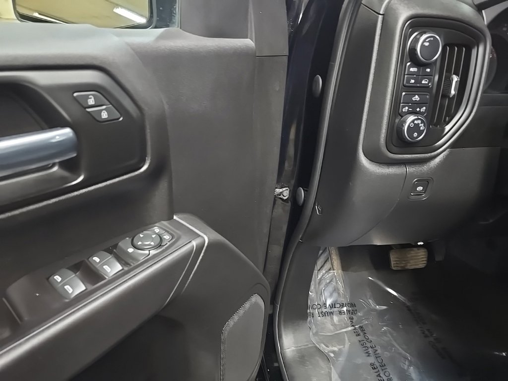 Used 2019 Chevrolet Silverado 1500 Custom w/ Custom Value Package AWD/4WD image 28