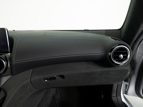 Used 2018 Mercedes-Benz AMG GT R image 32