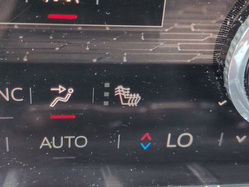 Used 2025 GMC Acadia Elevation FWD image 24