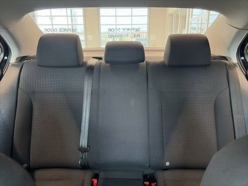 Used 2015 Volkswagen Jetta SE FWD image 13