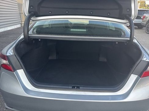 Used 2023 Toyota Camry SE image 32