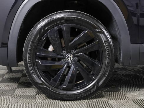 Used 2023 Volkswagen Atlas Cross Sport SE w/ Black Wheel Package AWD/4WD image 22
