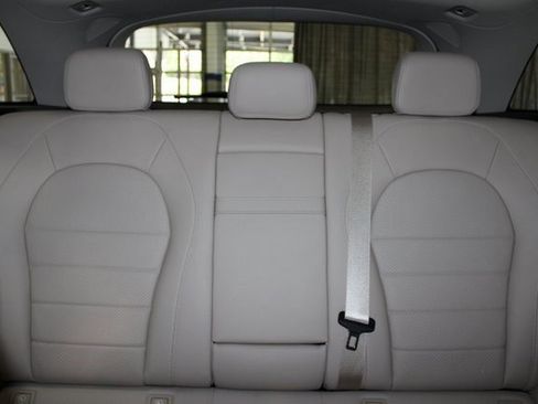 Used 2022 Mercedes-Benz GLC 300 4MATIC w/ Premium Package Lite image 9