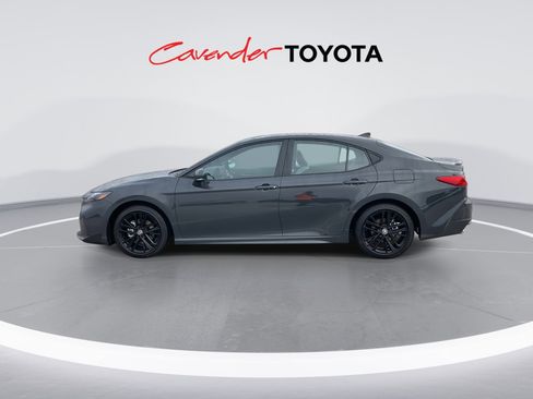 Used 2026 Toyota Camry SE image 5