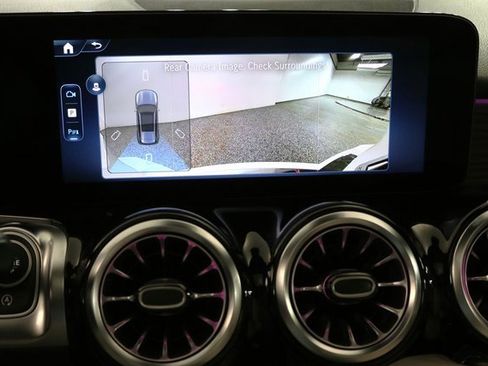 Certified 2025 Mercedes-Benz GLB 250 4MATIC image 22