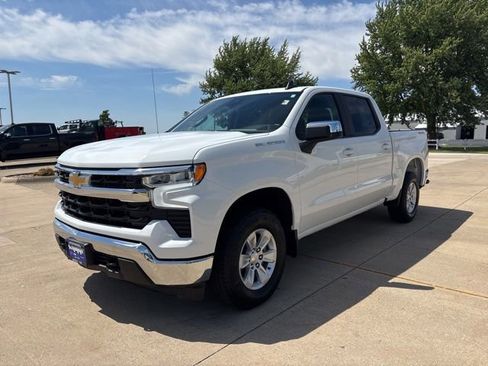 Used 2025 Chevrolet Silverado 1500 LT w/ Work Truck Package AWD/4WD image 5