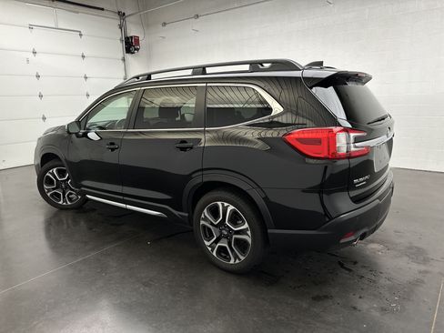 Used 2023 Subaru Ascent Limited w/ Technology Package AWD/4WD image 6