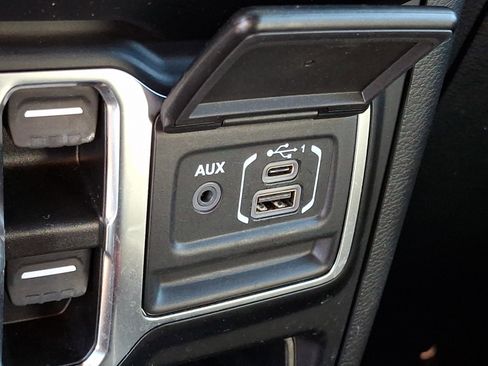 Certified 2022 Jeep Wrangler Unlimited Sahara AWD/4WD image 26