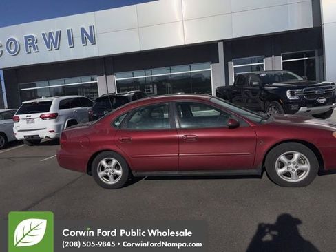 Used 2002 Ford Taurus SES image 2