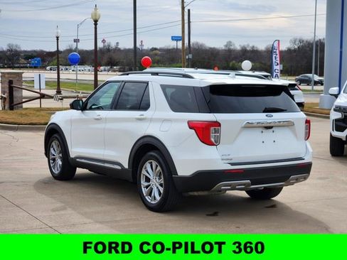Used 2023 Ford Explorer XLT w/ Equipment Group 202A image 4
