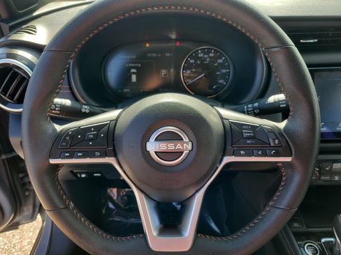 Used 2023 Nissan Kicks SR w/ SR Premium Package FWD image 18